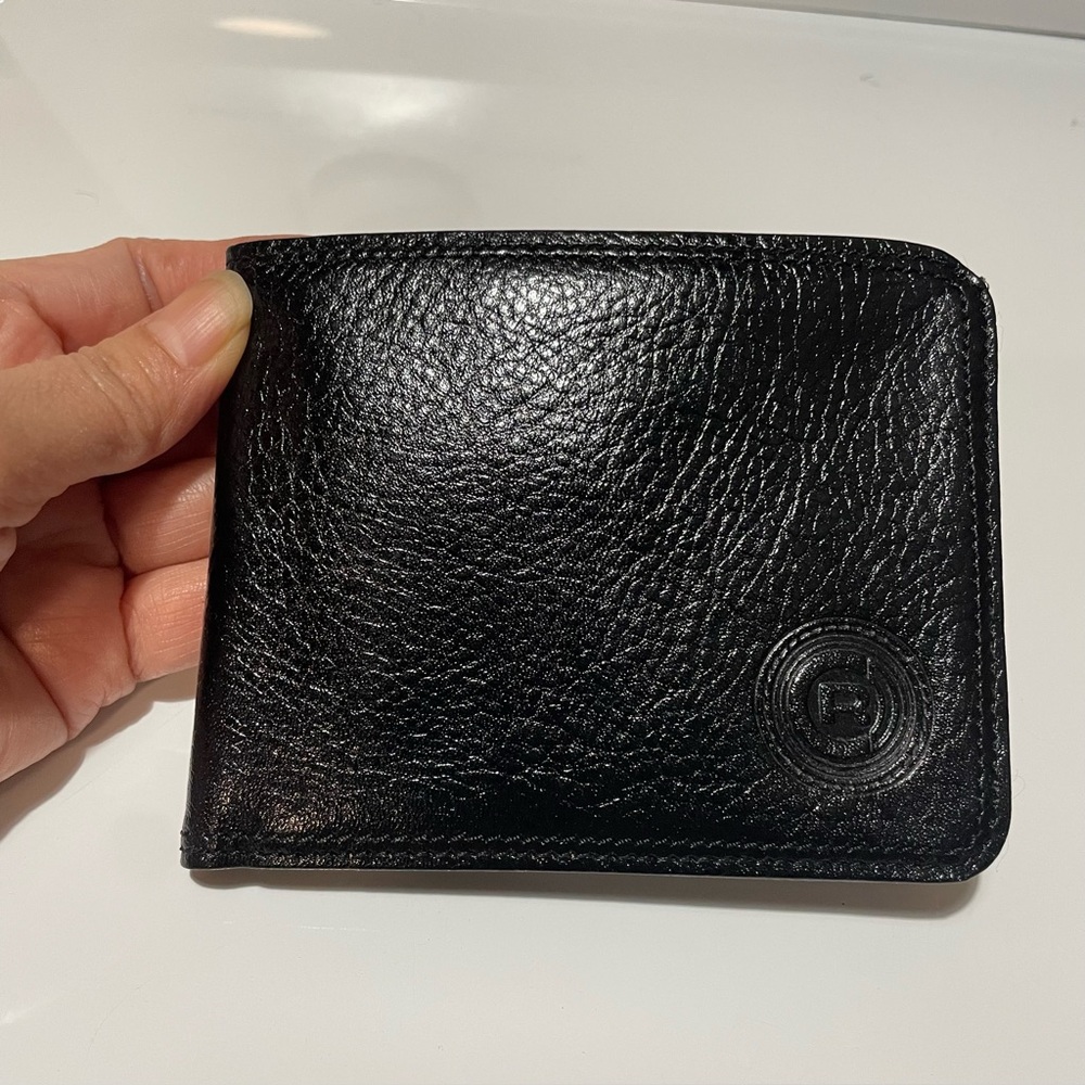 BNWT Club Rochelier Black Genuine Leather Bifold Men's Wallet